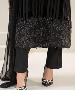 Luxury Pret Black Plush Embroidered Suit Mbdw-Aw24173Bb 9 Dww24173Blackb Imanistudio.com
